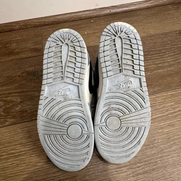 Kids Nike Air Jordan 1 mid Carolina Blue/Black - Picture 8 of 8